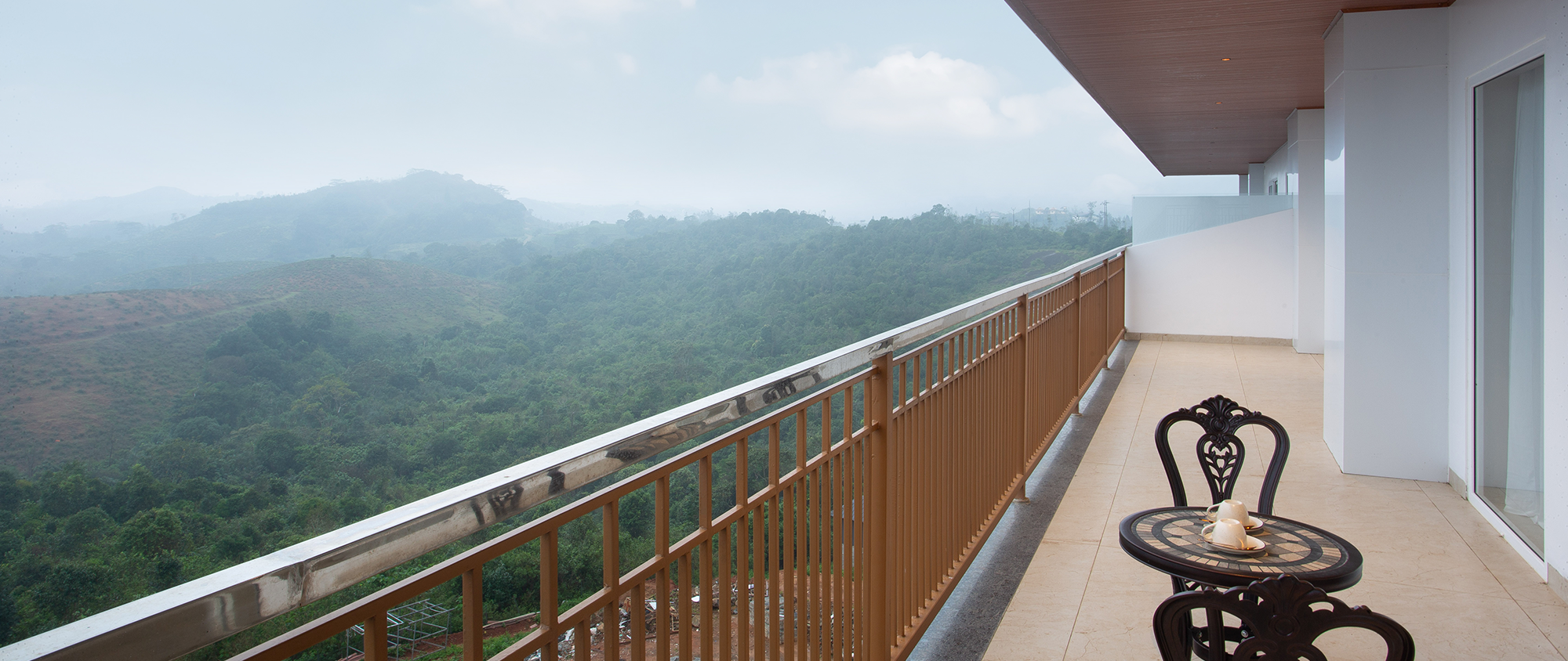 Le Crown Hotel, Four-star Business Class Hotel Vagamon